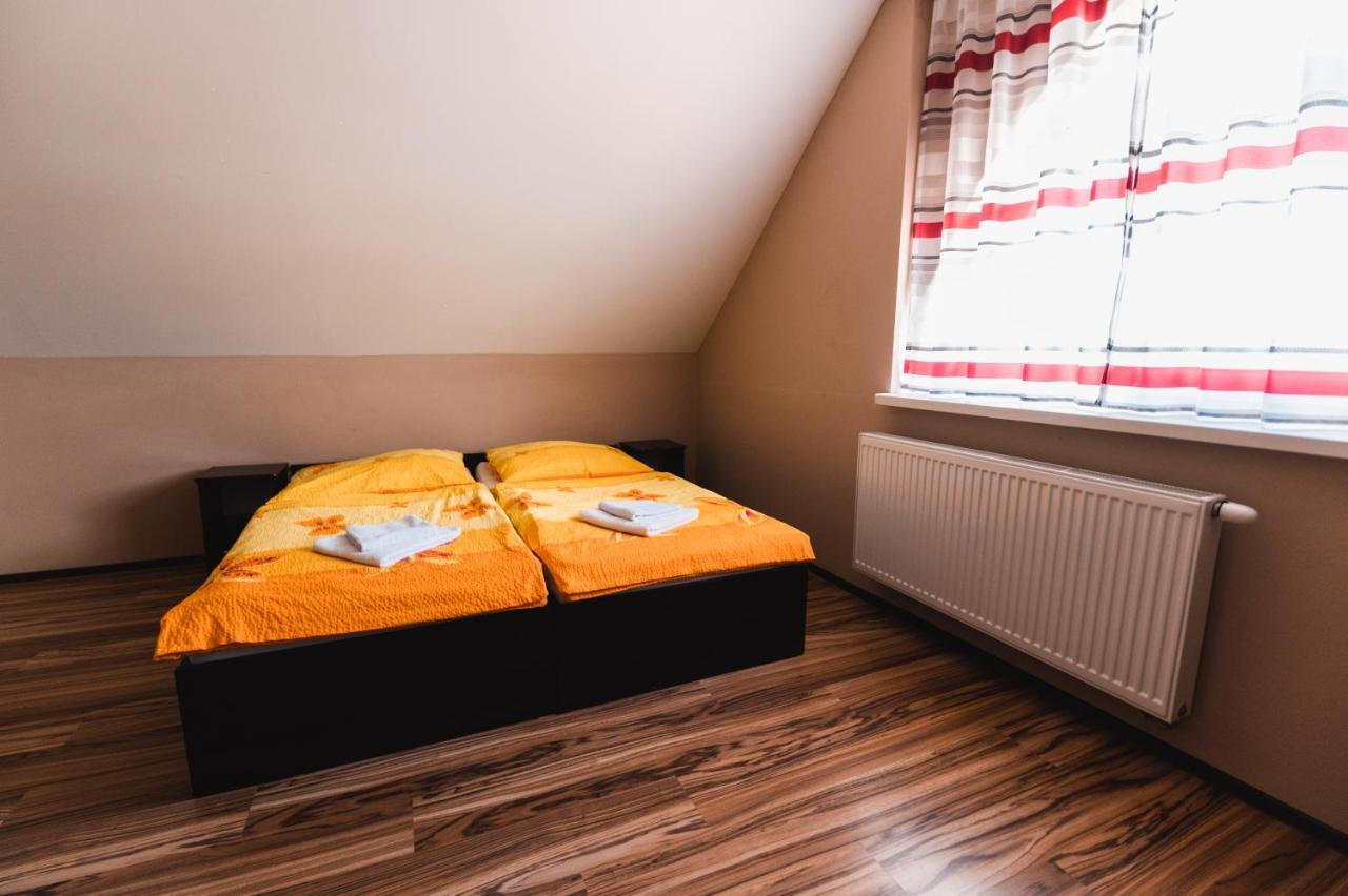 Motel Ard Sarovce Екстериор снимка